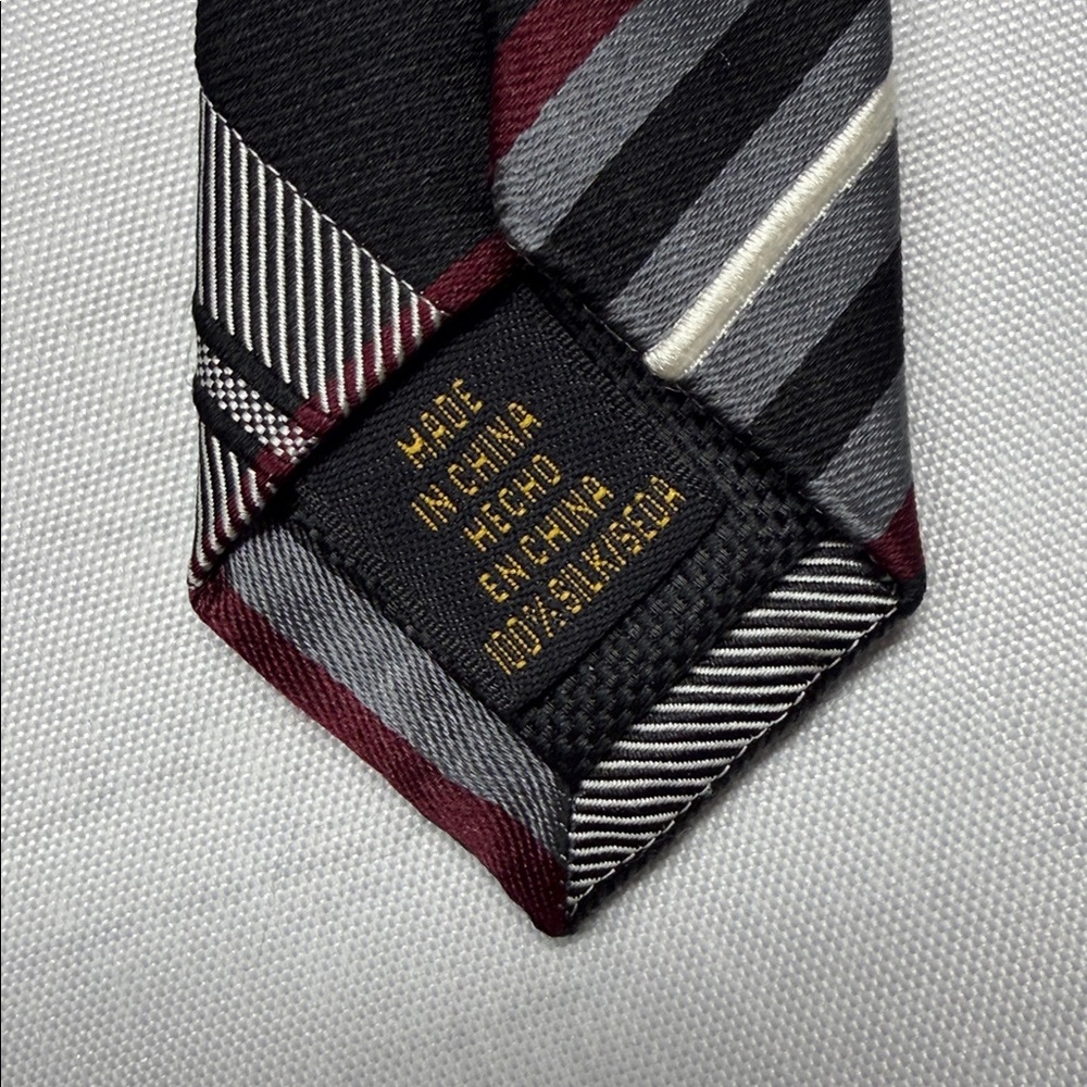 Donald J. Trump Signature Collection Black Patterned Silk Necktie - Picture 5 of 7